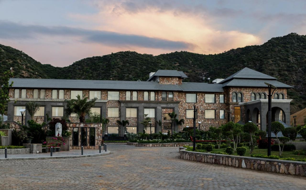 Pushkara Resort And Spa Exterior foto